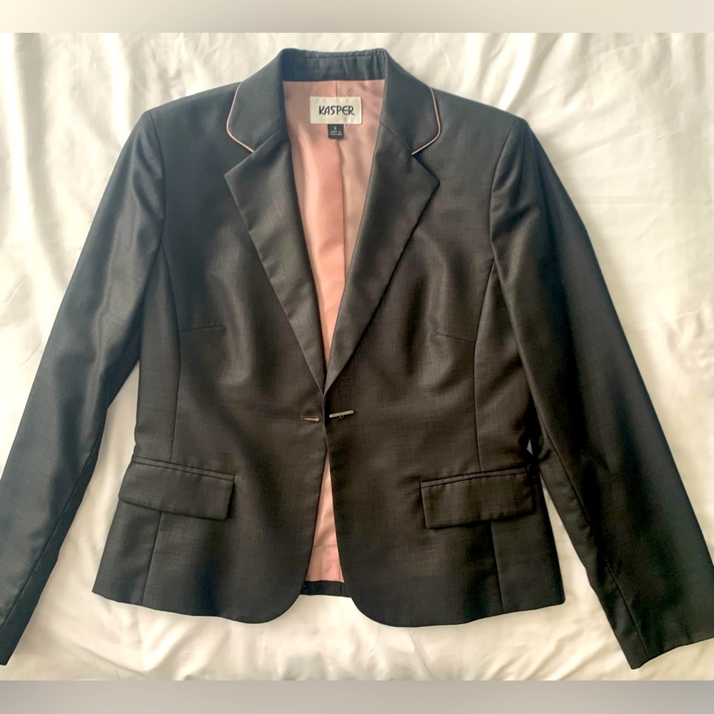 Size 8 (3) Piece Suite.  Only worn once. Great condition.  Gray with pink trim.